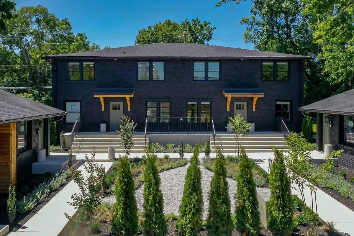 The Nomad: 4 1Brs 2 Studios 24-Guest Retreat Nashville