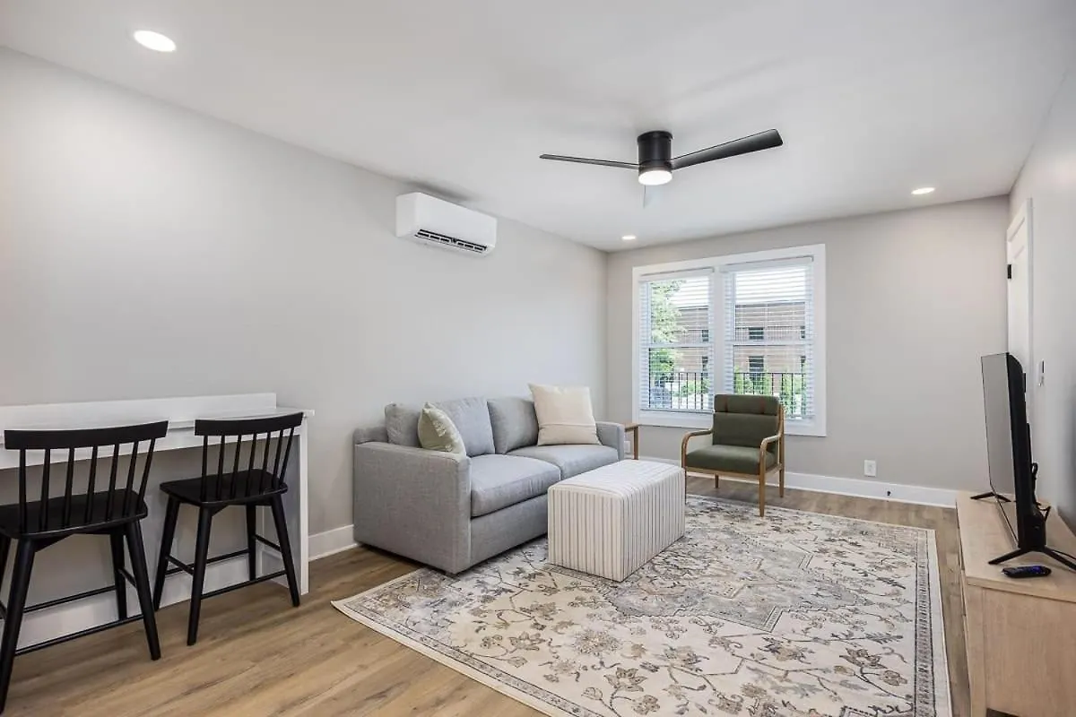 Apartament The Nomad: 4 1Brs 2 Studios 24-Guest Retreat Nashville